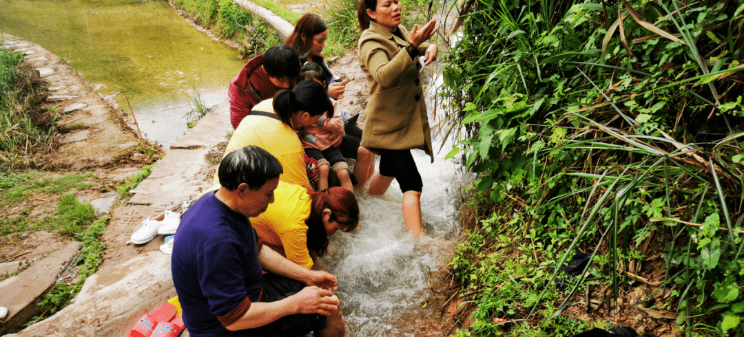 万顺温泉出水图片