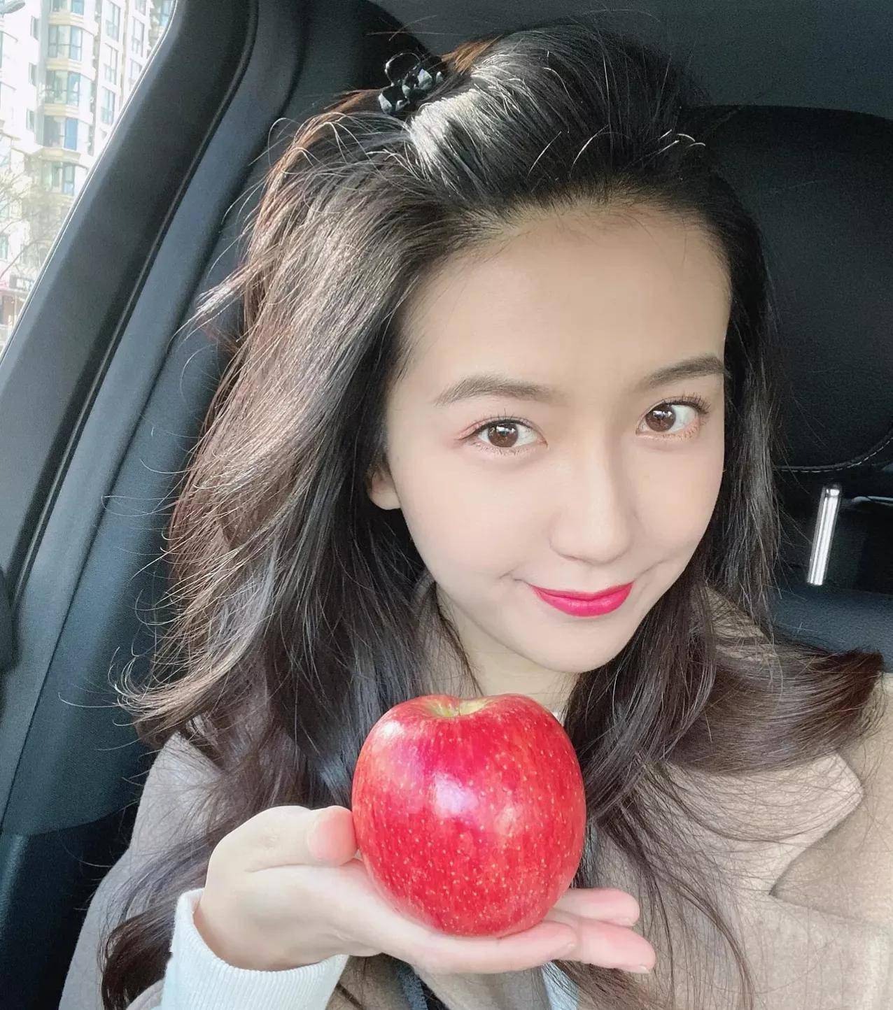 许龄月小花旦素颜照合集清新靓丽甜美可爱