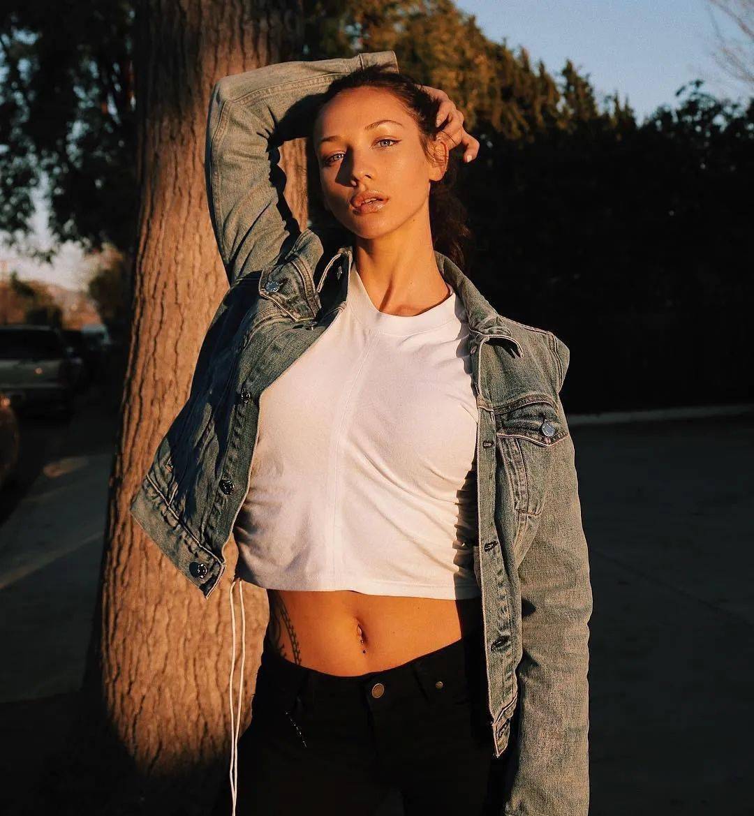 唐斯的前女友卡瓦海妮 - 安德拉迪kawahine andrade,健身美体模特