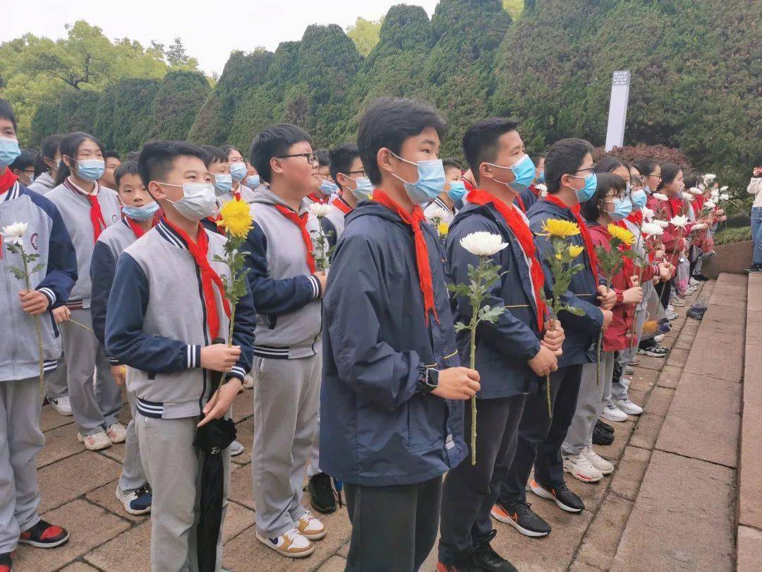 主題活動童心向黨致敬英烈杭州師範大學東城實驗學校慶祝建黨100週年