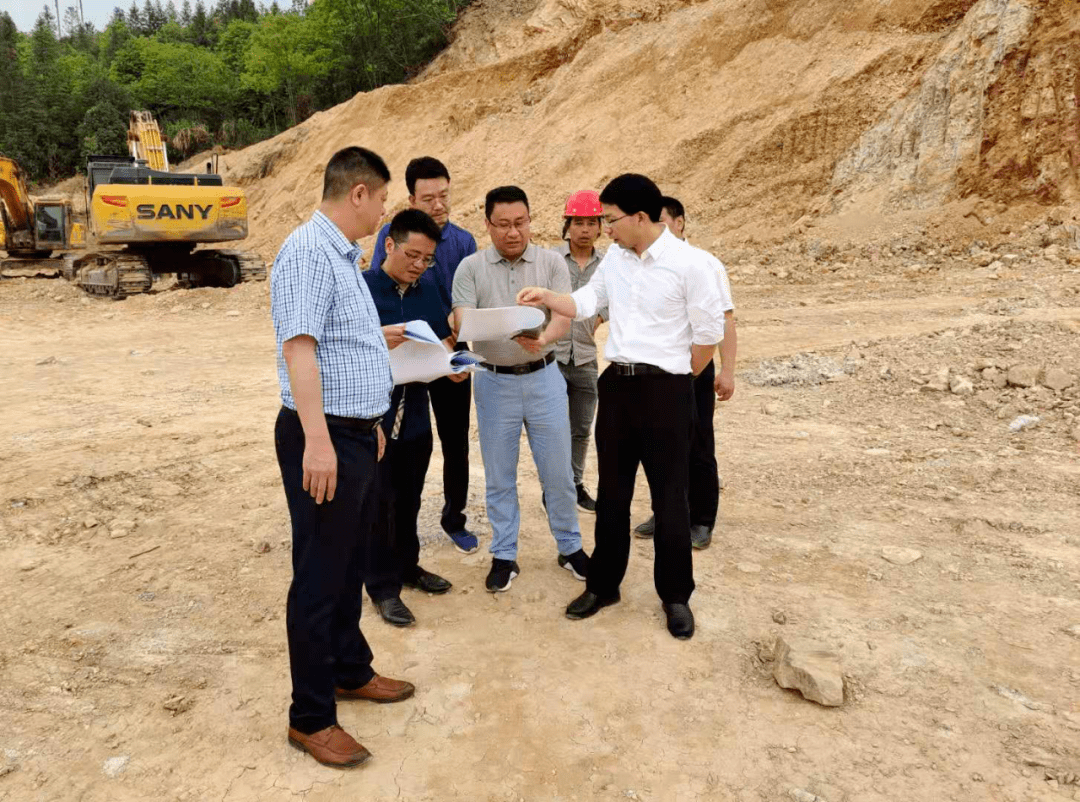 4月2日,县委副书记,县政府县长潘金城在江西中竹生物质科技有限公司