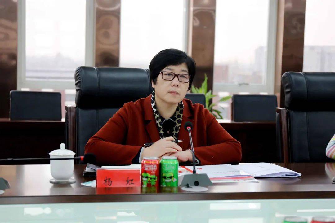 杨虹表示,他们非常重视清徐醋产业,并将尽最大努力配合我方进行宣传.