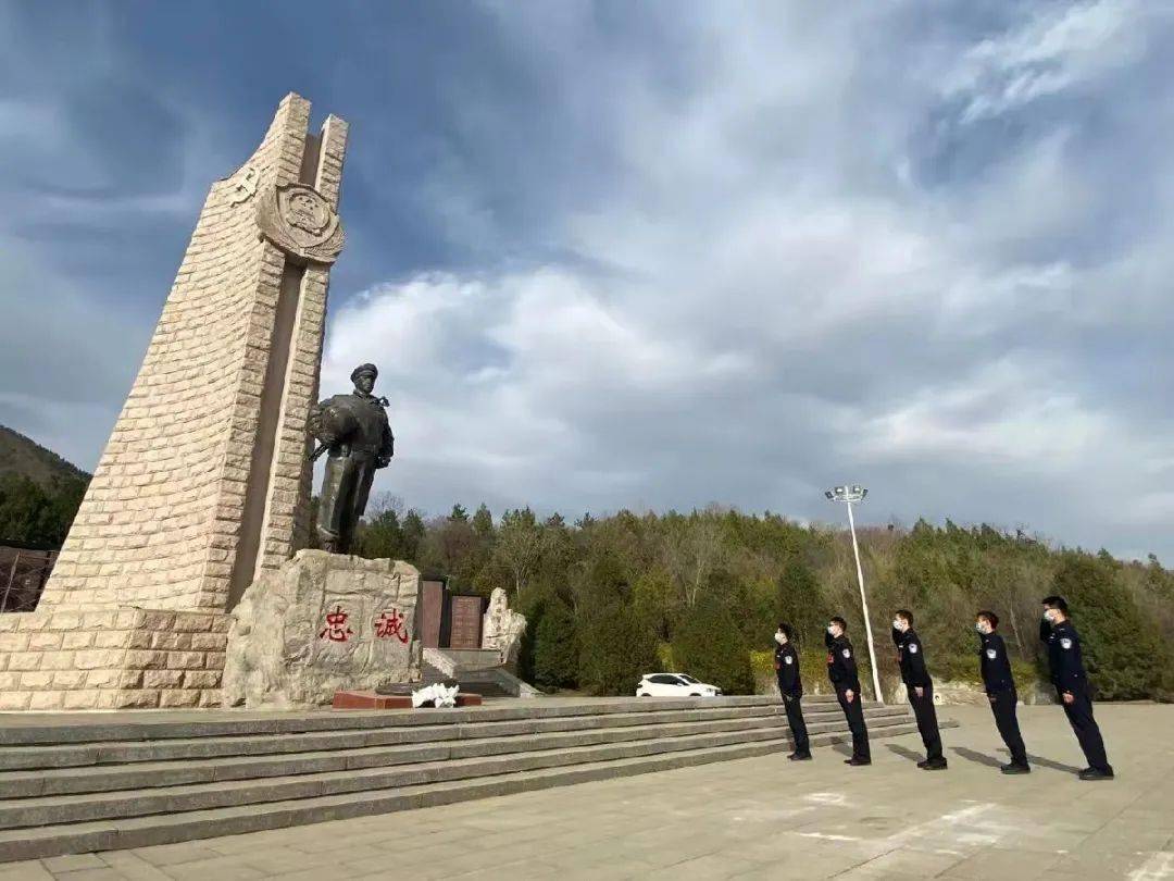 每一位英雄都值得被永远铭记!