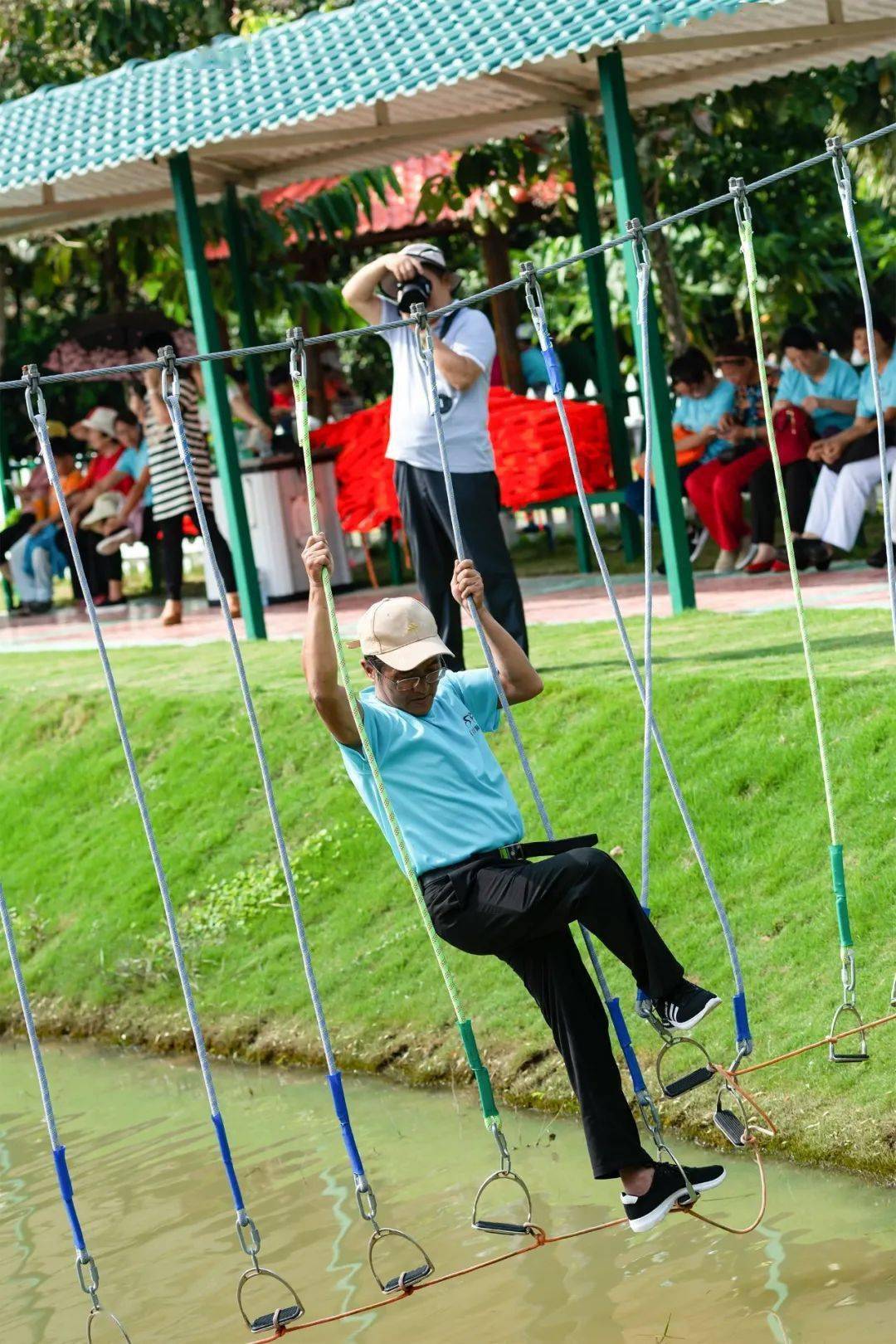 过瘾免费开放水上拓展乐园啦