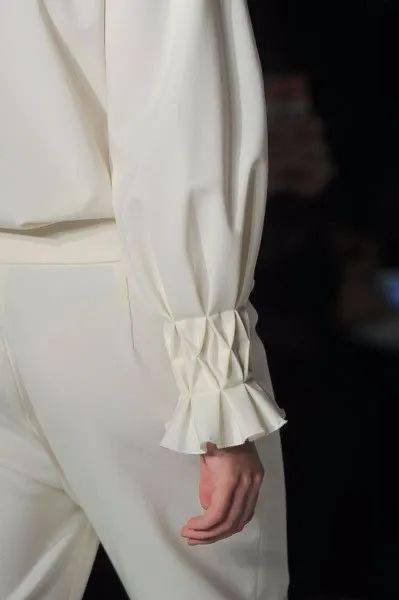 183款-秀场高级成衣袖子创意设计!(精彩的袖子让你一骑绝尘)_衣身和