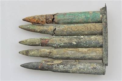 中国人民解放军第48军烈士生前使用的子弹烈士名录墙 图片由平津战役