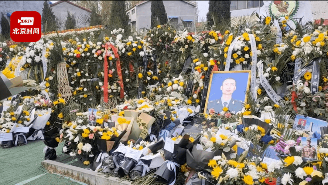 四位戍边烈士墓前 今年清明最令人泪目的画面和文字 陈祥榕