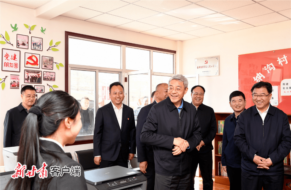 4月5日,省委书记尹弘深入临夏州东乡县,临夏县,康乐县,调研巩固拓展
