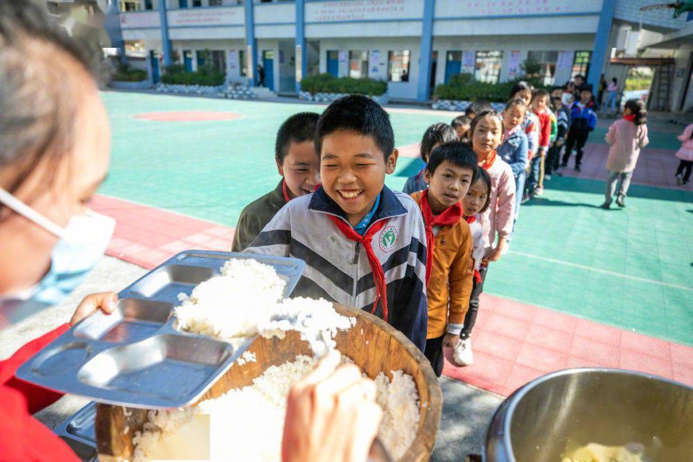 贫困人均年收入_贫困家庭人均收入