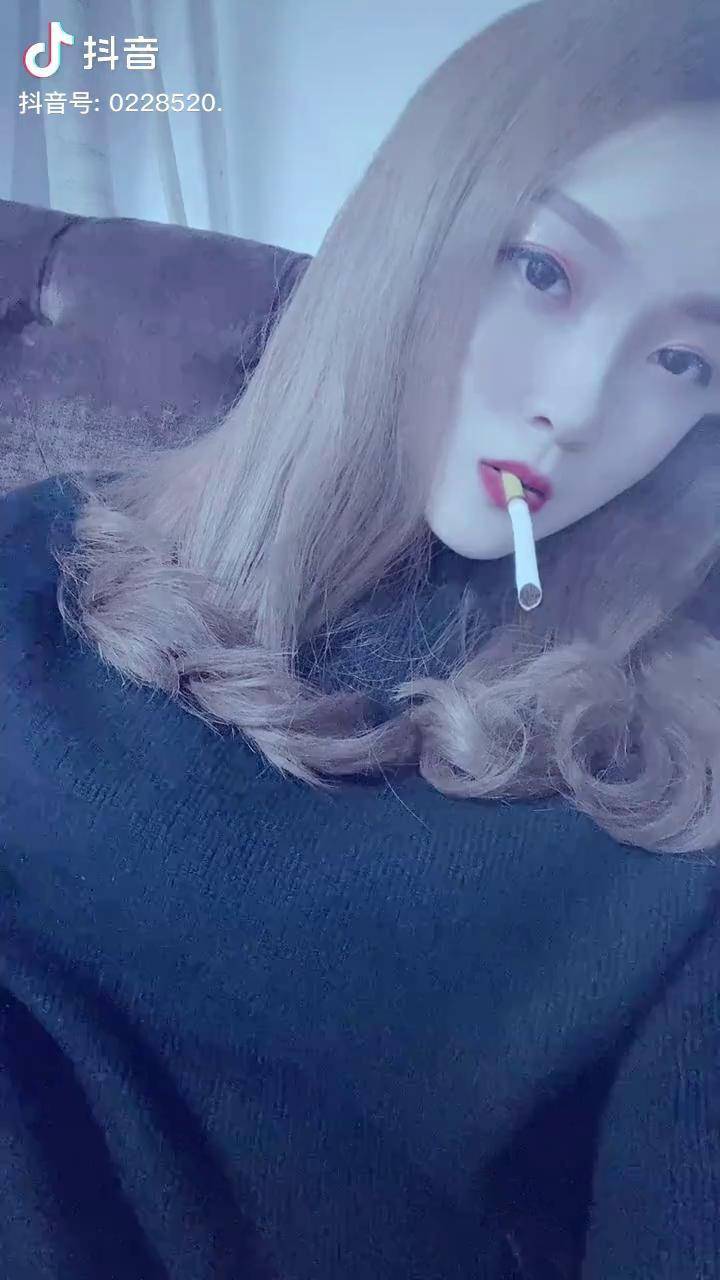 女人晚上要像情人白天像老婆出门像单身回家像妈妈上得厅堂下得厨房混