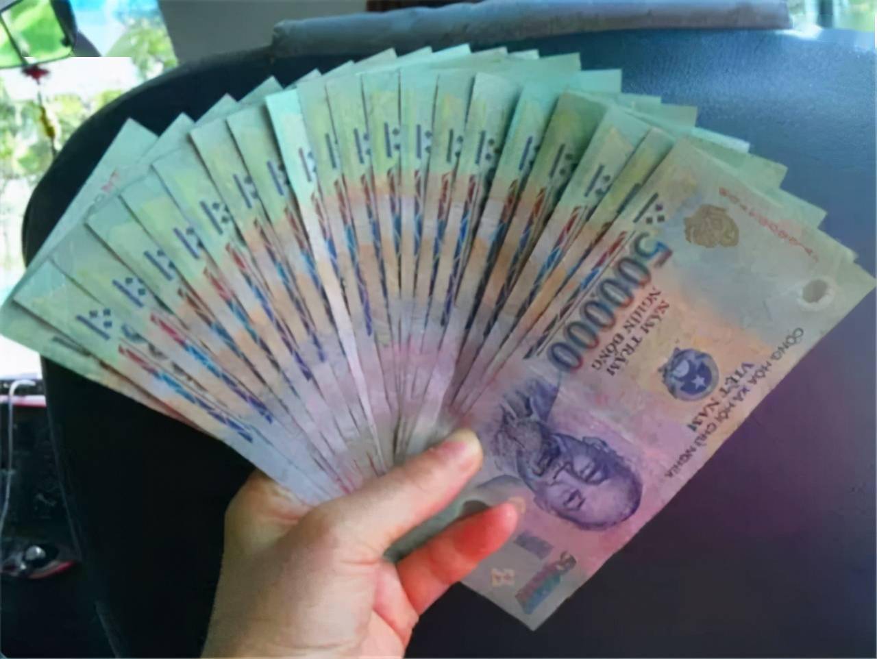 这里的按摩店可能存在独立于菜单之外的其它服务,往往100万越南盾(约