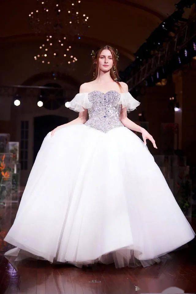 赵丽颖高定礼服多少钱 bbc9645b51364129a0de13260a7c2fe6.jpeg