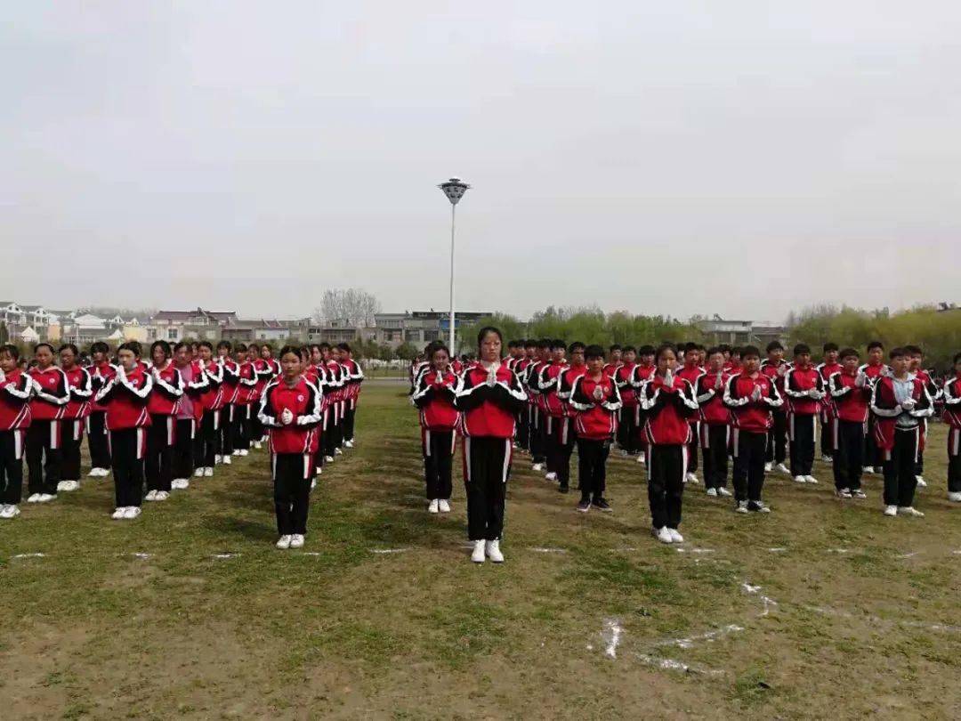 泗县刘圩中学举行感恩的心手语操比赛活动