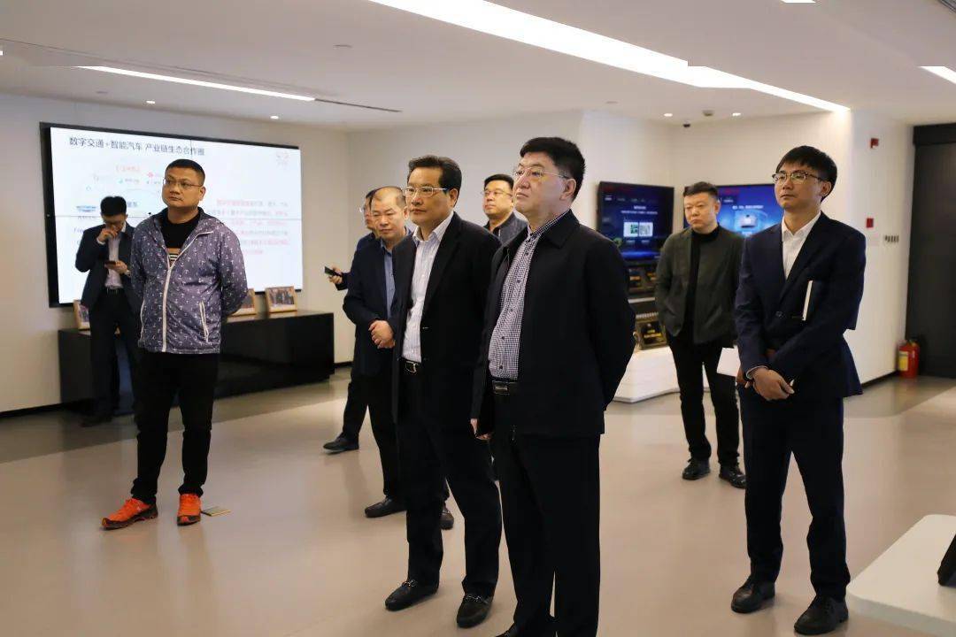 园区动态辽阳市太子河区委书记袁国相带队调研信息港小镇