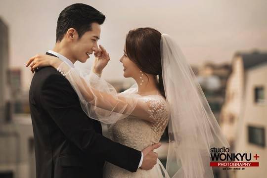 韩国男团clickb成员吴钟赫婚纱写真曝光