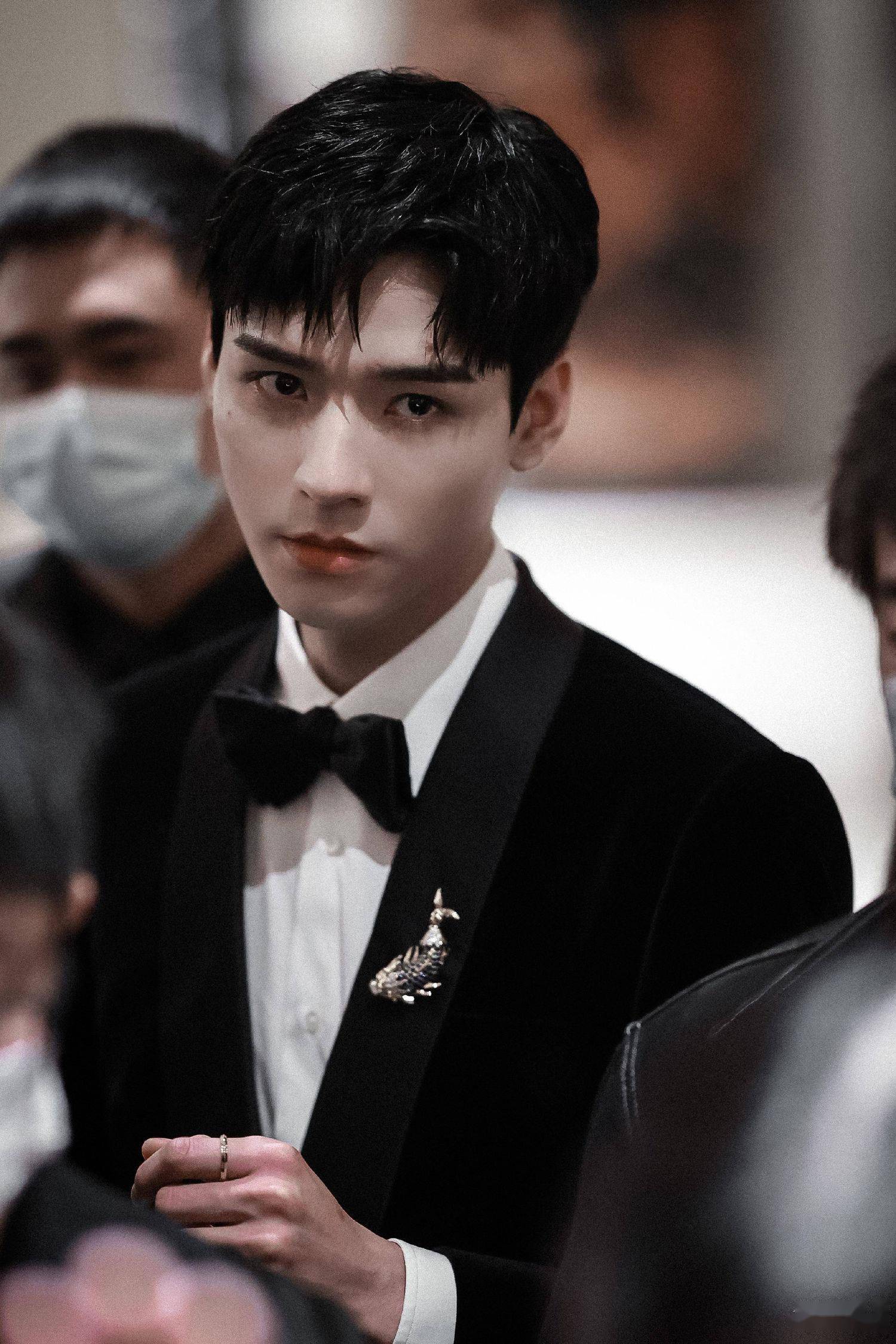 龚俊出席tiffany珠宝展 矜贵小公子氛围感top级优雅