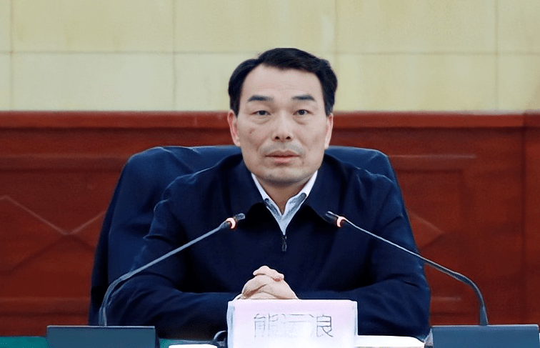 熊运浪到幽兰镇调研