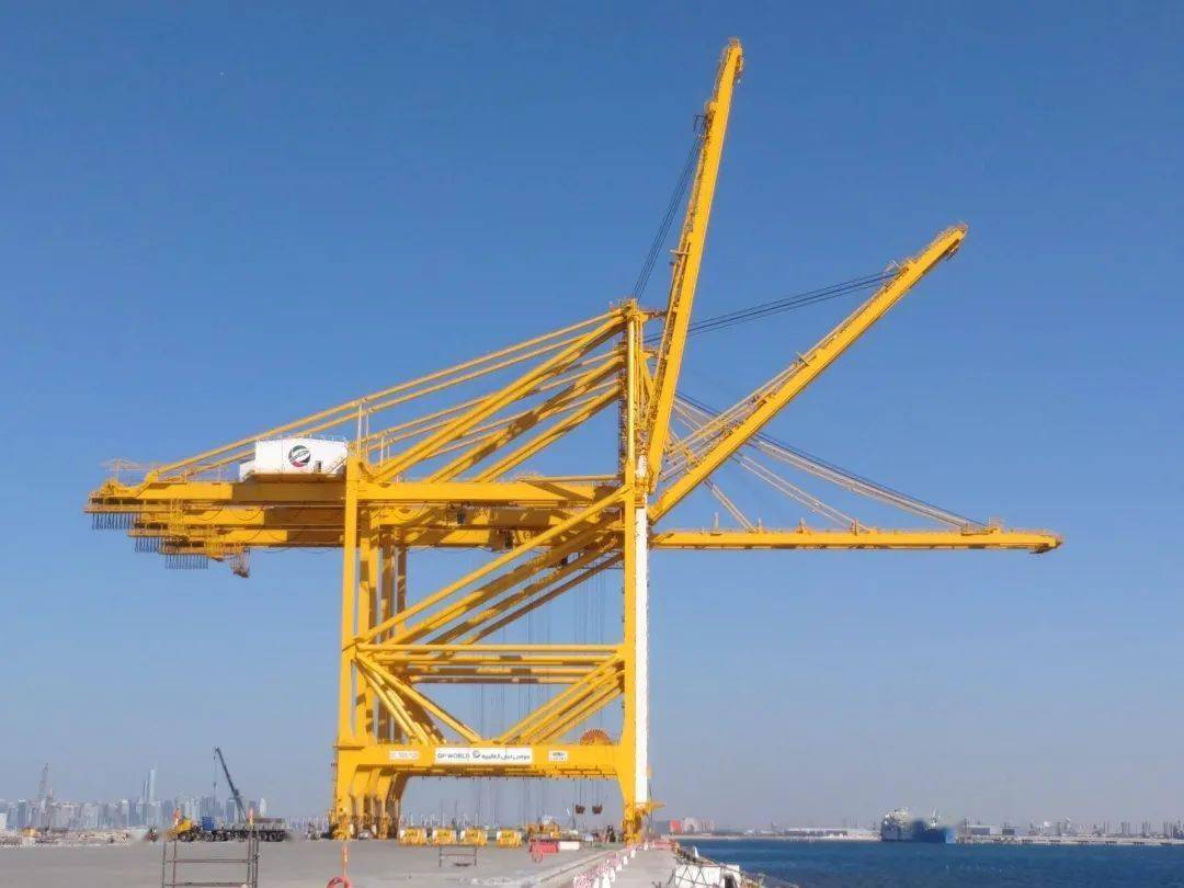 码头福音振华重工推出世界首创新型岸桥