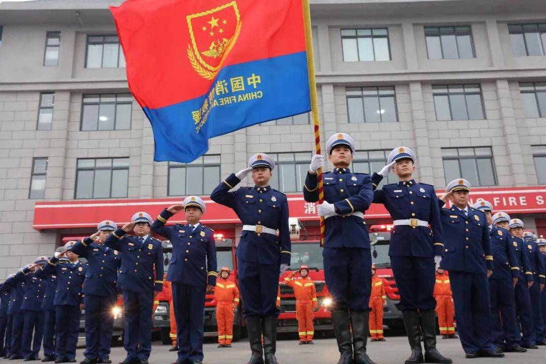 业务尖刀曲伟陕西省消防救援总队百年百员风采展四