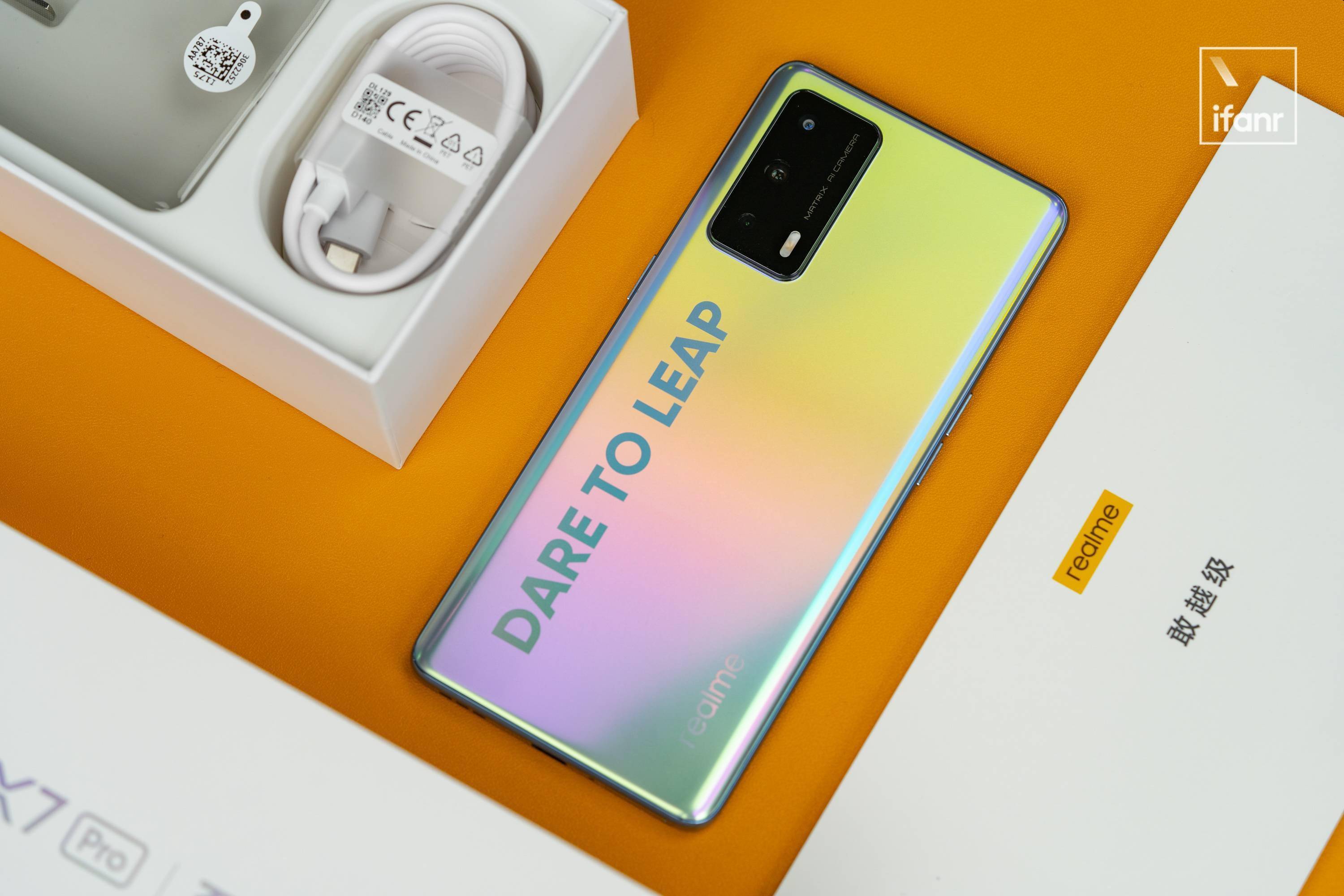 realme的首款曲面屏真我x7pro至尊版图赏