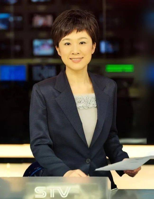 上海电视台新闻综合频道资深新闻主播,播音指导,《新闻夜线》节目主持