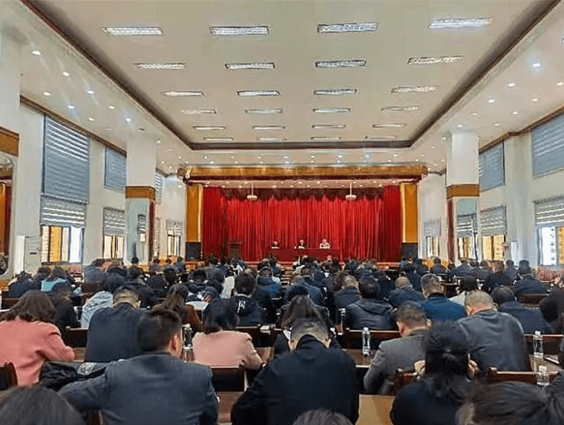 彭水县委常委,组织部部长刘焕章主持会议