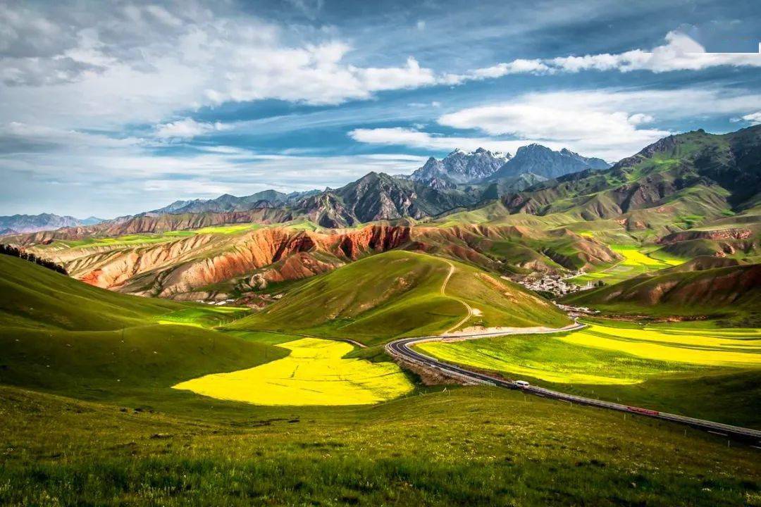这是一条让人心旷神怡的西北风光自驾线路,以雄浑的山峰,高原地形为主