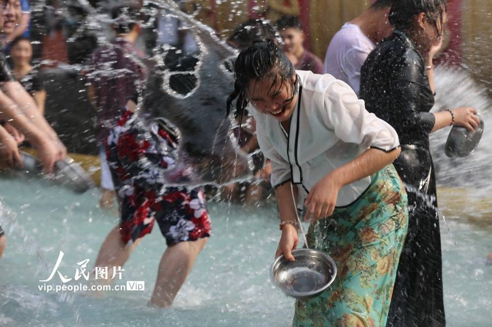 云南泼水节是几月几日2021 19826edce9364c0e9c414706ffb292b4.jpeg