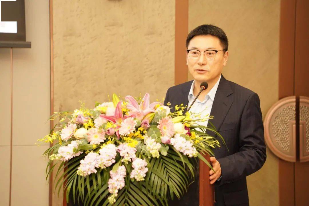 陈文庆介绍了企业当前发展情况.