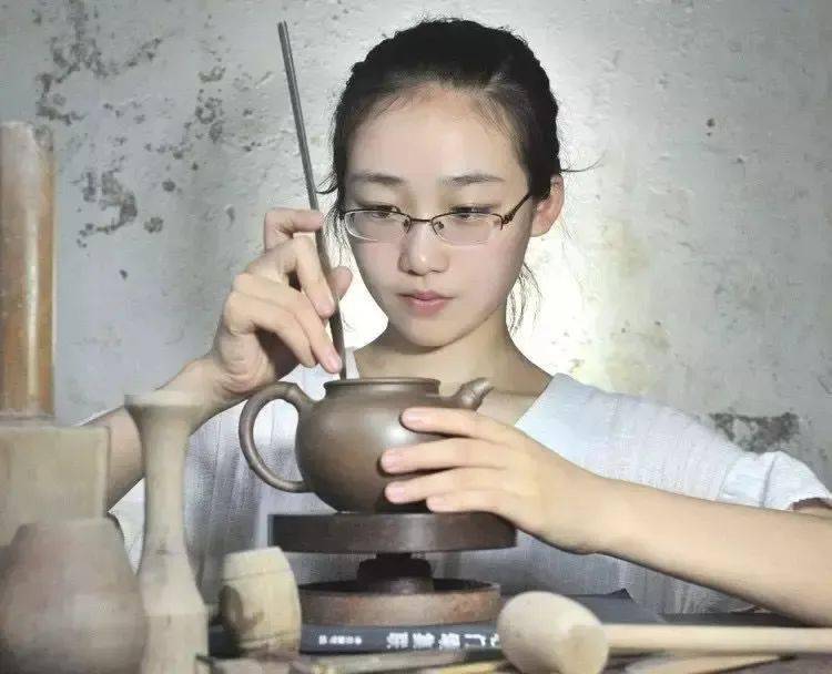 盐设计南街壶娘周艺让新时代的年轻人爱上紫砂