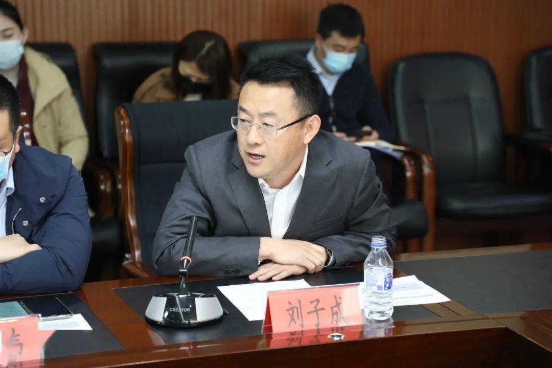 开门搞教育整顿主动接受群众监督我市召开政法队伍教育