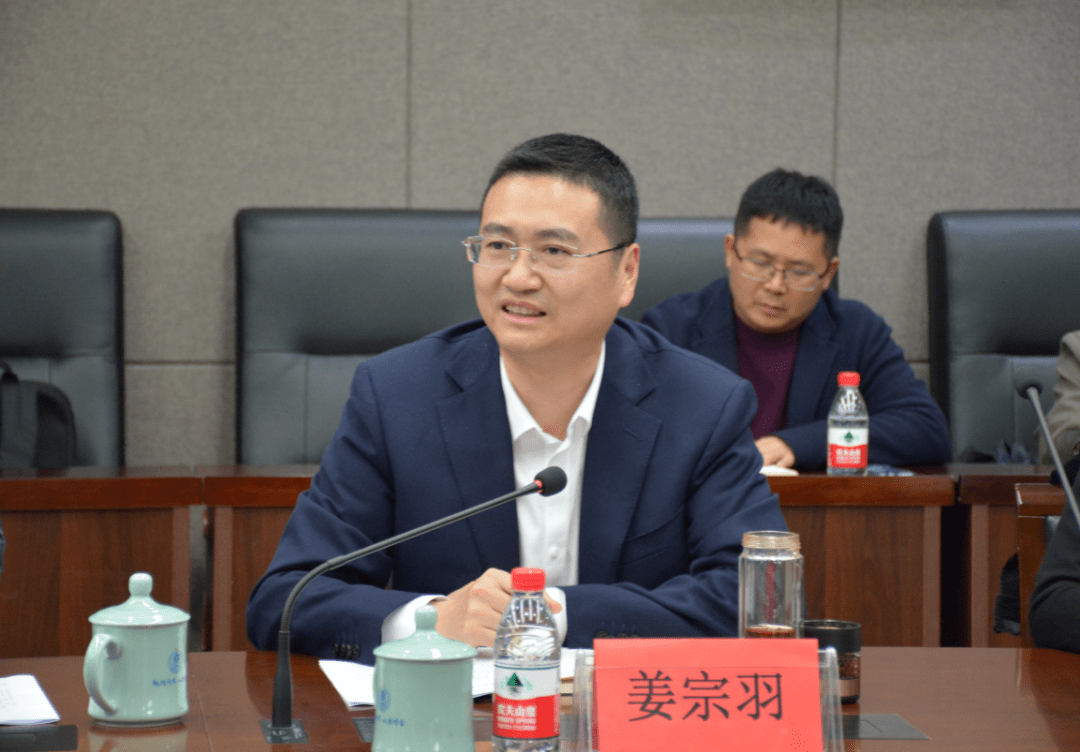 汤筱疏副厅长一行调研瑞安中学心理健康室建设情况▲汤筱疏副厅长