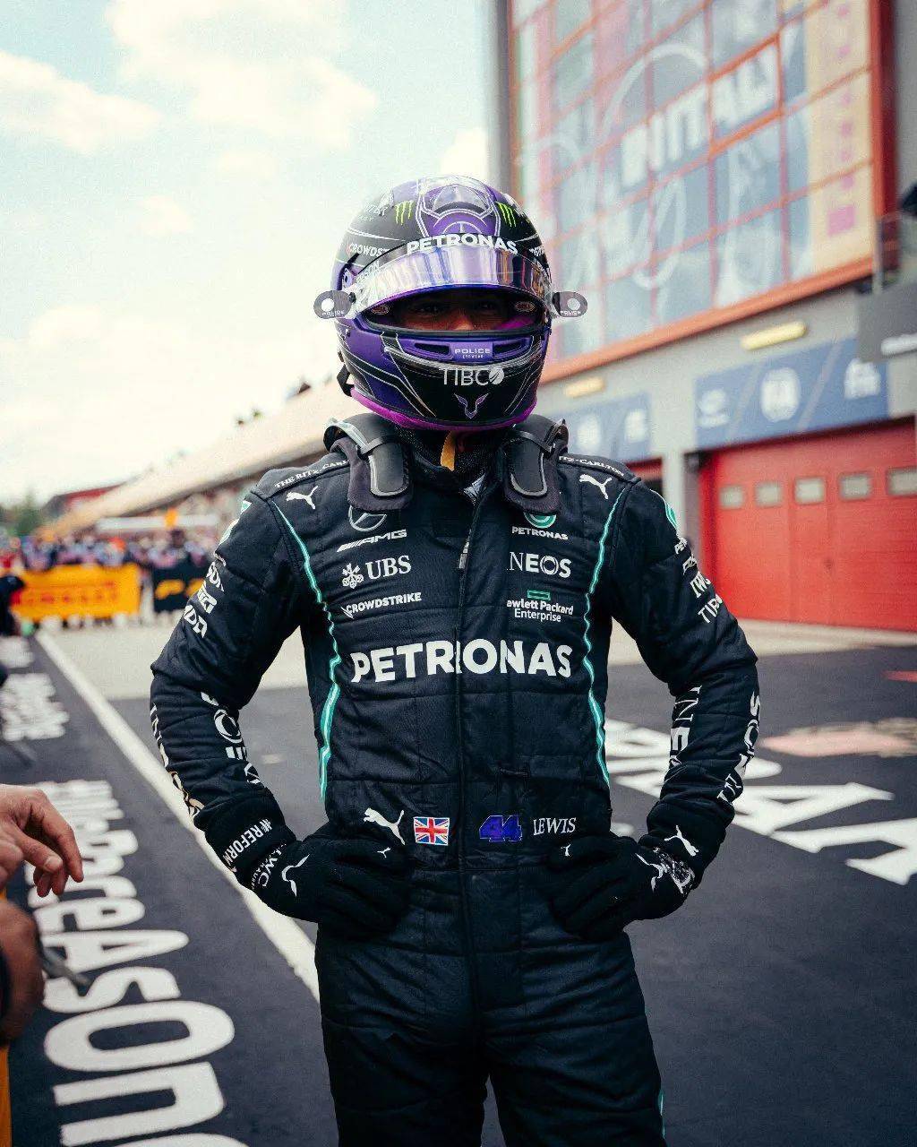 伊莫拉站排位赛:汉密尔顿夺生涯99杆 佩雷兹维斯塔潘分列二三