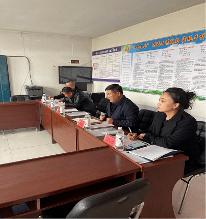 村工作队进行座谈,调研巩固拓展脱贫攻坚成果同乡村振兴有效衔接情况