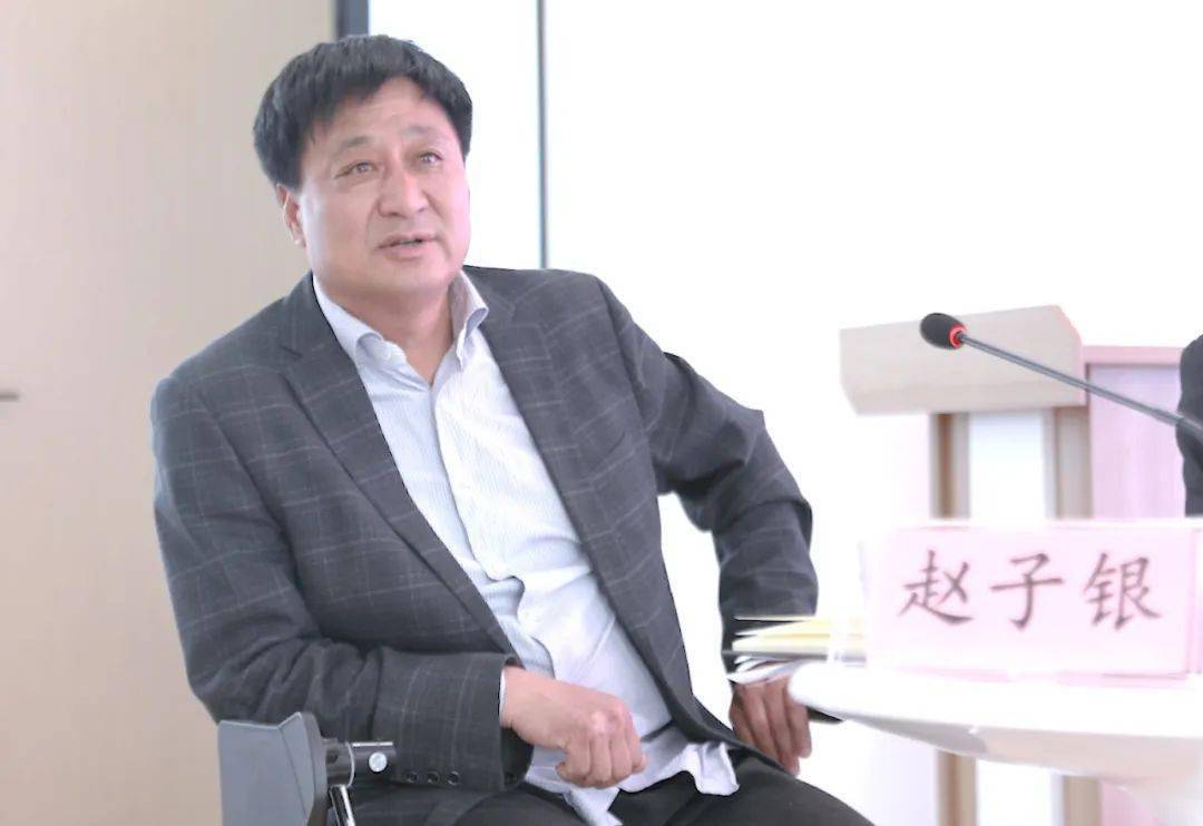 随后,阜阳市先进工作者,界首第一中学党委书记,副校长孙景海,安徽省