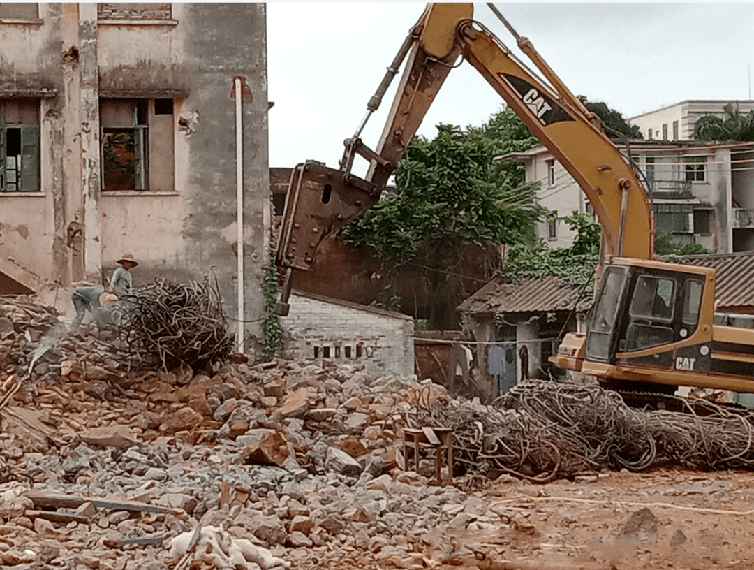 投资12亿徐闻文化馆片区三旧改造项目再掀新一轮拆迁行动