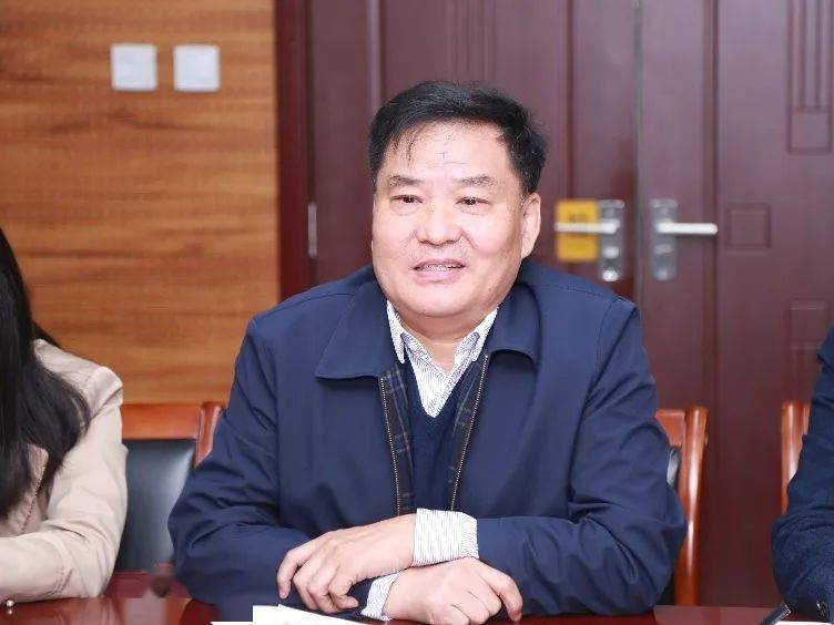 评估专家组张雪娟▲ 评估专家组公丕裕▲ 评估专家组组长罗庆东