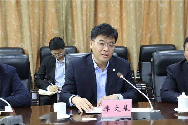 时政报道肖辉接待中国水利水电第九工程局客商
