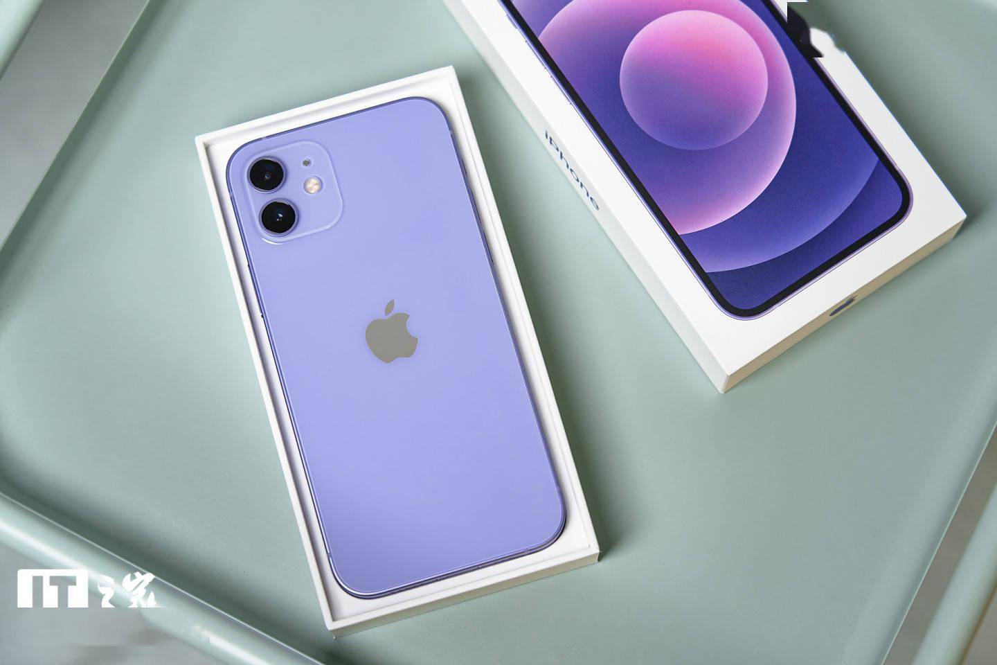 It之家开箱 紫色苹果iphone 12图赏 就像春天里的丁香花 色泽