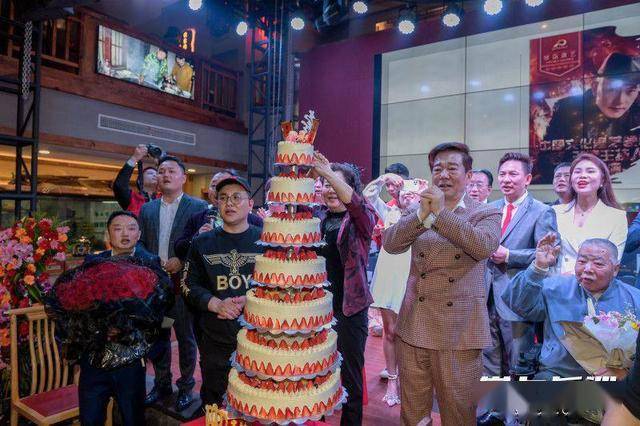 奇志今天再收徒,10个_仪式