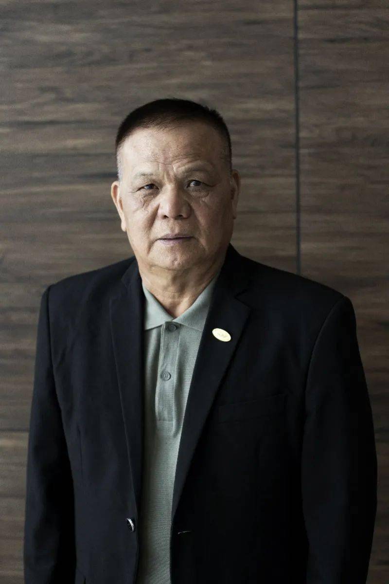 辞中环高薪返乡领家业转型这个金融男好叻仔