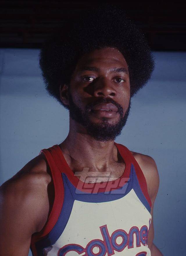 封盖过天勾的巨人,外表粗狂却内心温柔,成就巨大却低调的巨星