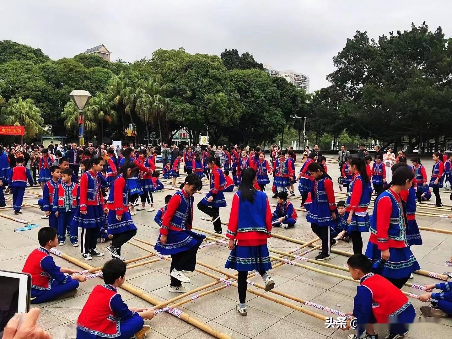 广西百色右江区:"壮族三月三"浓浓民俗情_活动