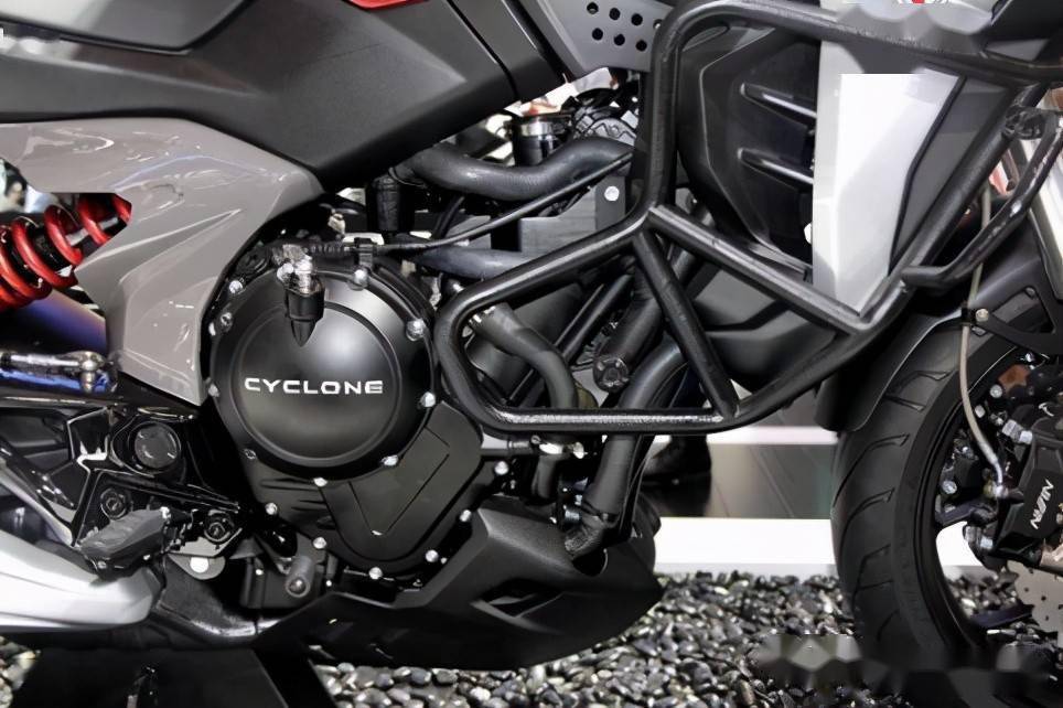 rx6的发动机是宗申和英国诺顿公司合作开发的,由英国ricado设计公司做