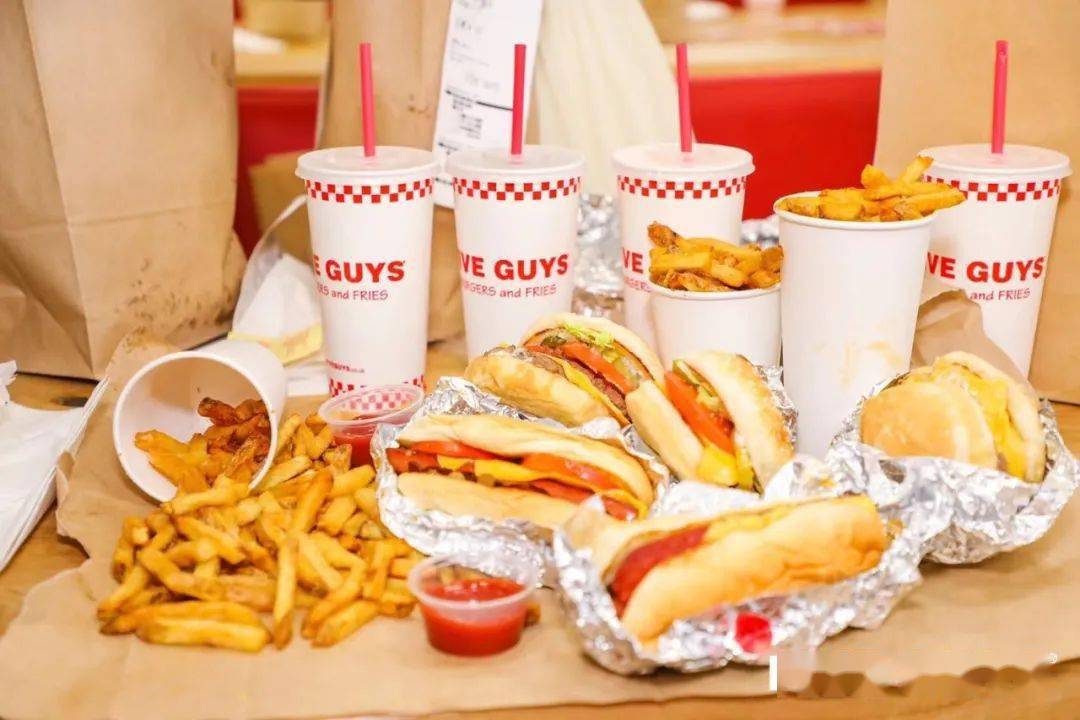 又开始排队啦fiveguys上海首店到底有啥好吃的小申带你揭秘