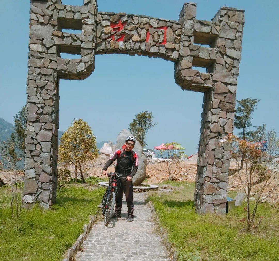 独闯杀人桥(车友游记)_岩门村