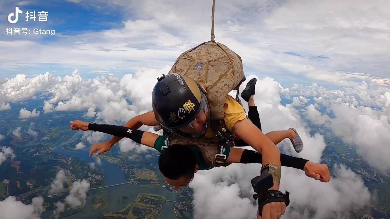 dou出运动范儿极限玩家如果没有特别幸运那就好好努力加油