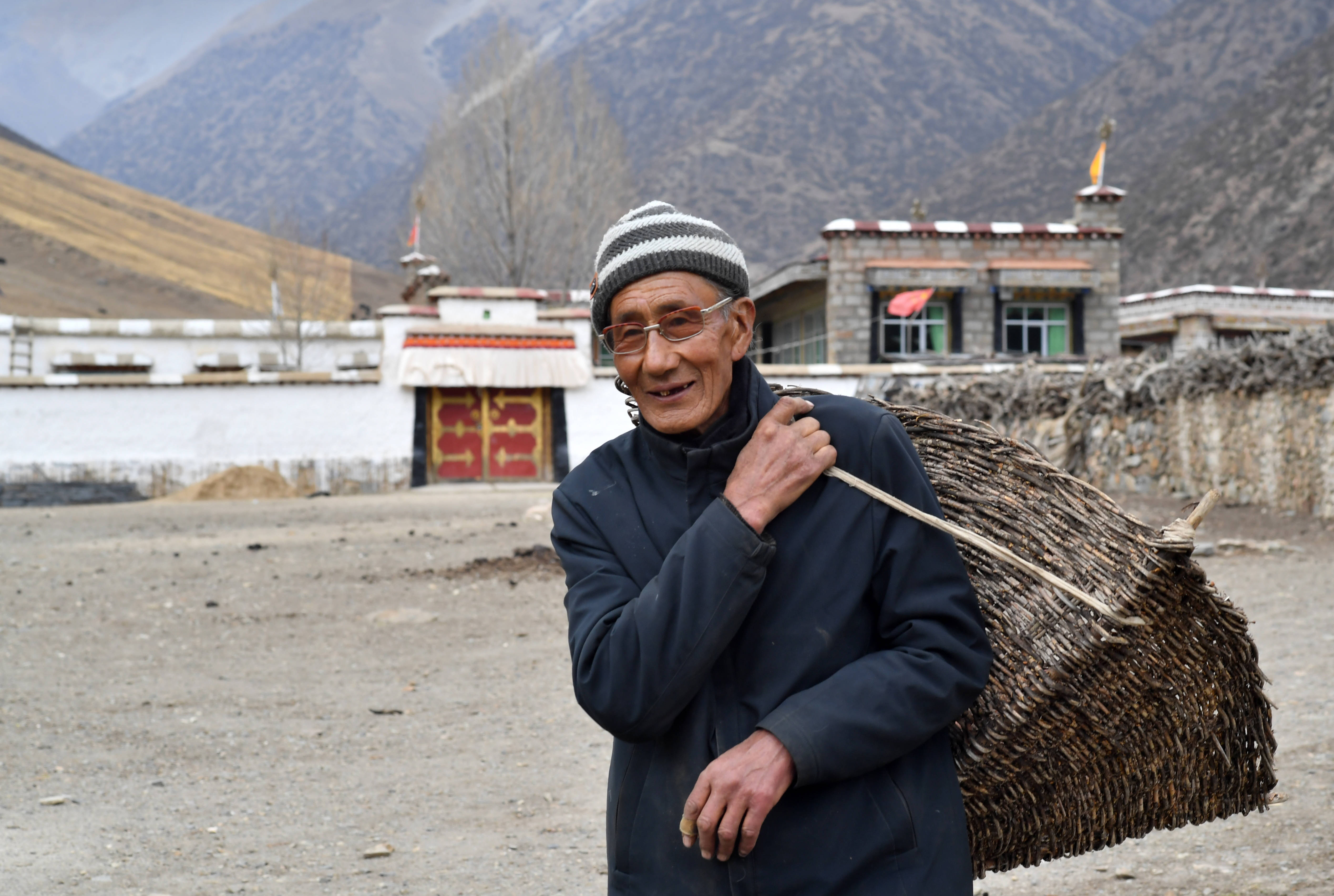 苦难和新生——西藏翻身农奴影像档案:次仁