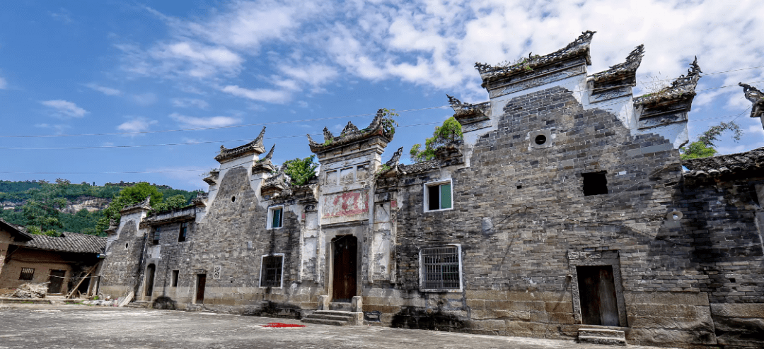 东王庙,观音岩等寺庙遗迹廖家老屋,甘家大院,李家花屋等古建筑群九狮