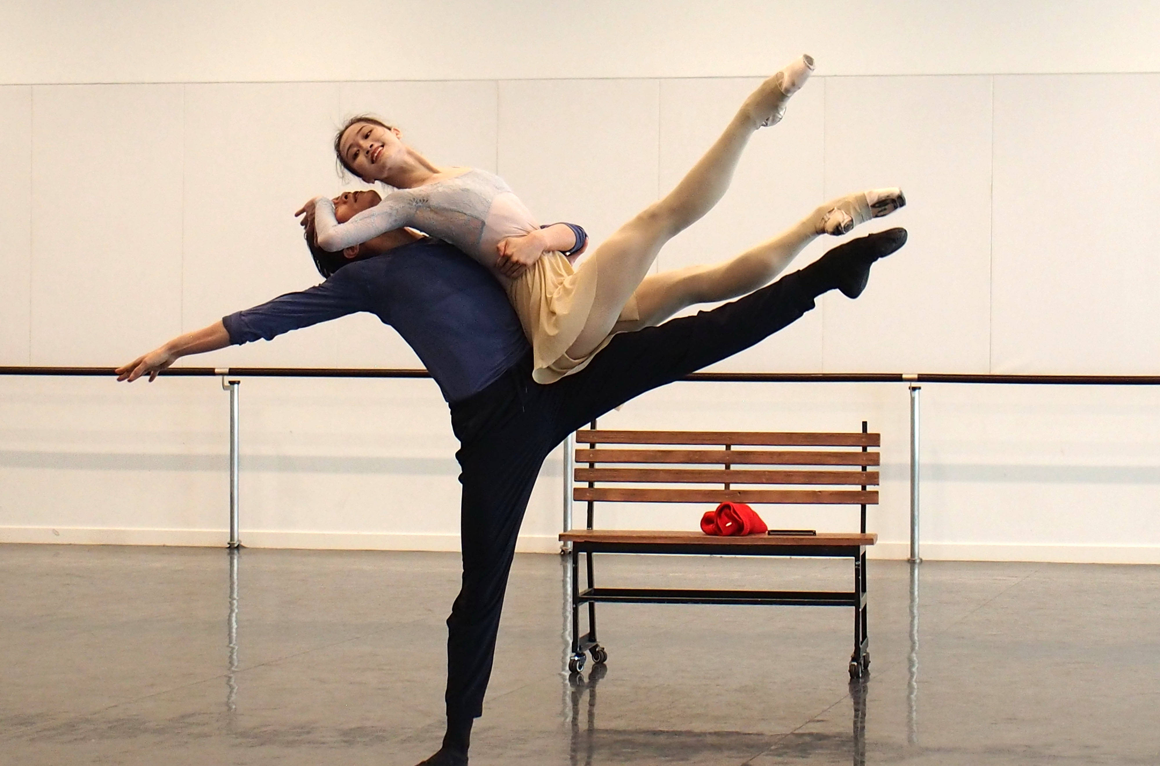 上海:芭蕾舞剧《宝塔山》讲述红色故事